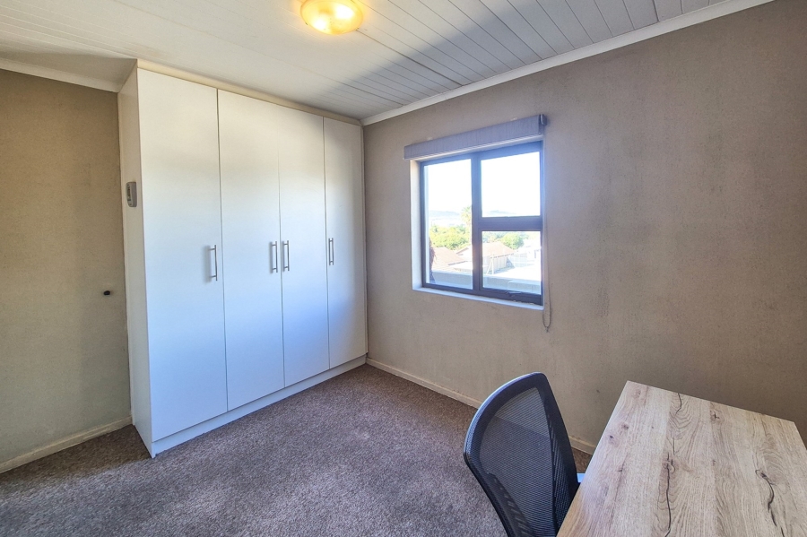 2 Bedroom Property for Sale in Groenvallei Western Cape